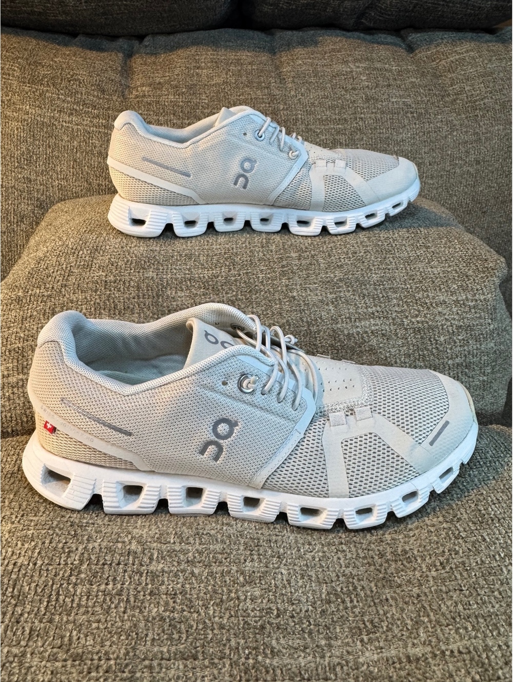 On Cloud 5 Women’s Pearl White Running Shoes Sneaker Size 8